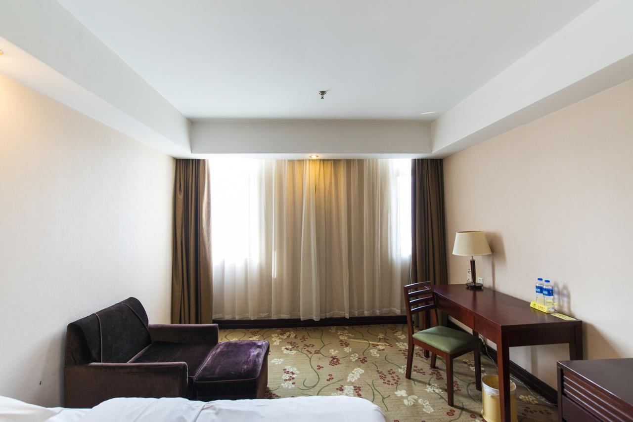 Vienna 3 Best Hotel Shanghai Expo Sanlin Екстер'єр фото