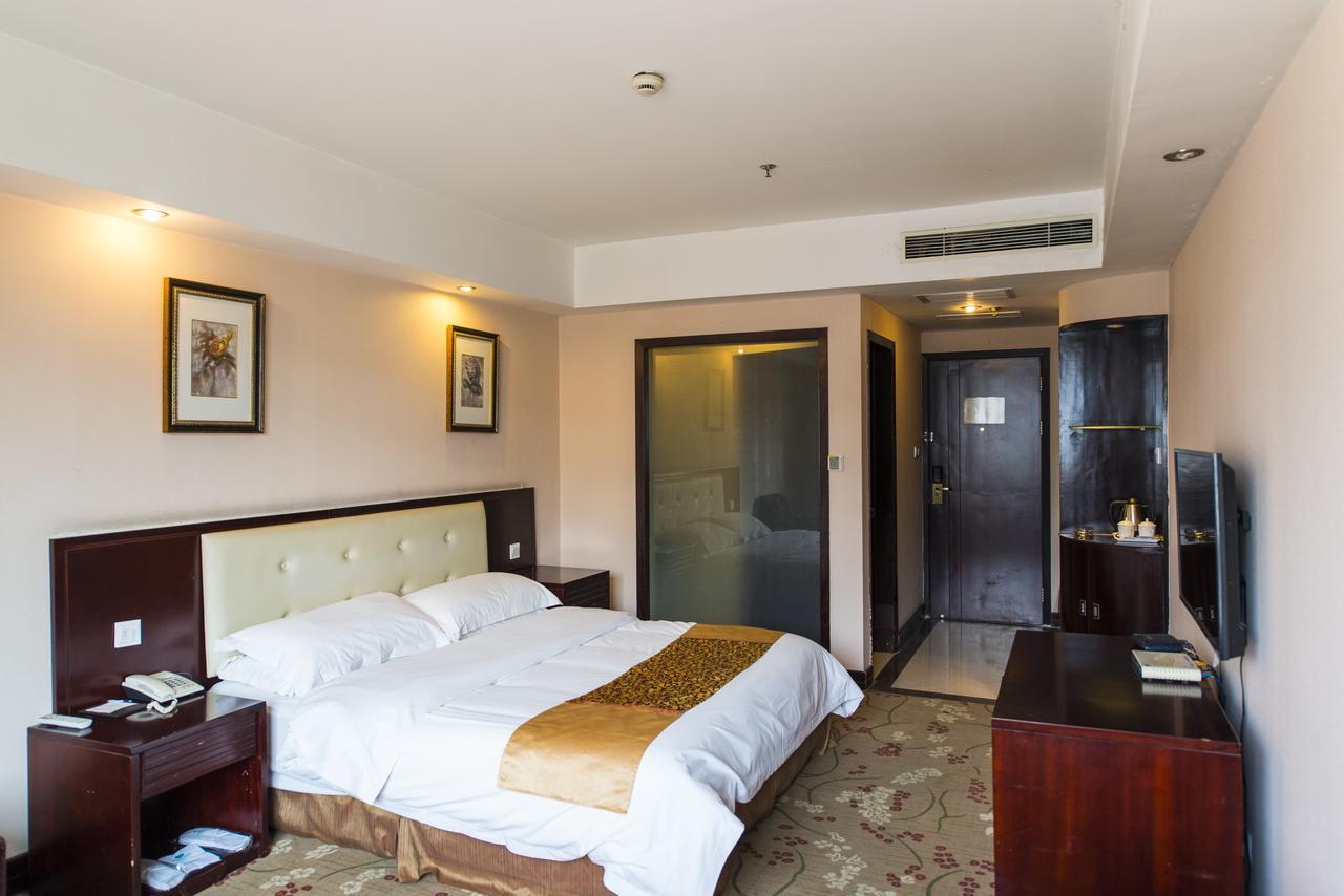 Vienna 3 Best Hotel Shanghai Expo Sanlin Екстер'єр фото