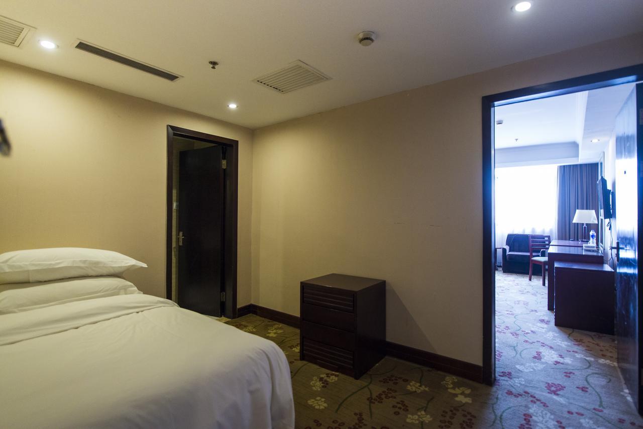 Vienna 3 Best Hotel Shanghai Expo Sanlin Екстер'єр фото