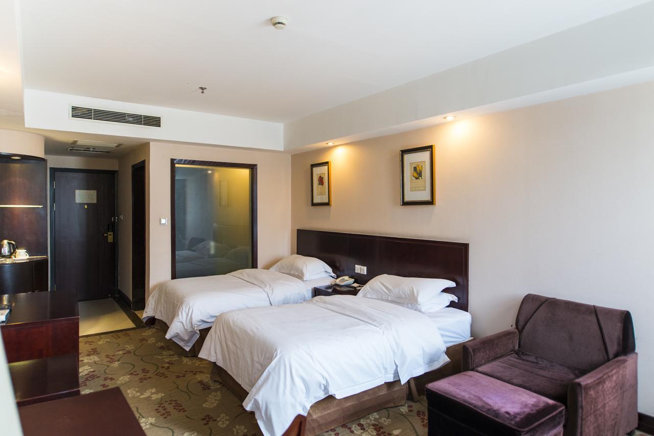 Vienna 3 Best Hotel Shanghai Expo Sanlin Екстер'єр фото