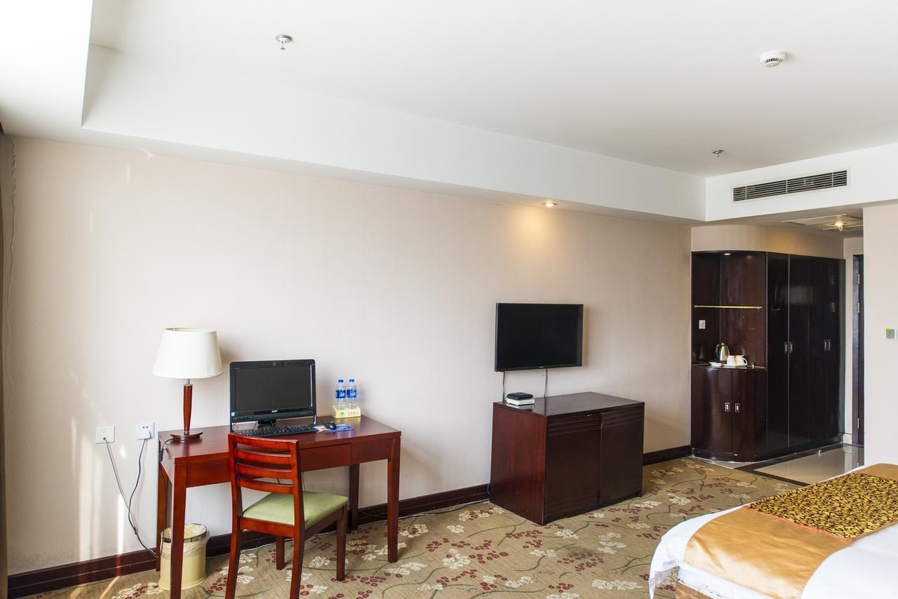 Vienna 3 Best Hotel Shanghai Expo Sanlin Екстер'єр фото