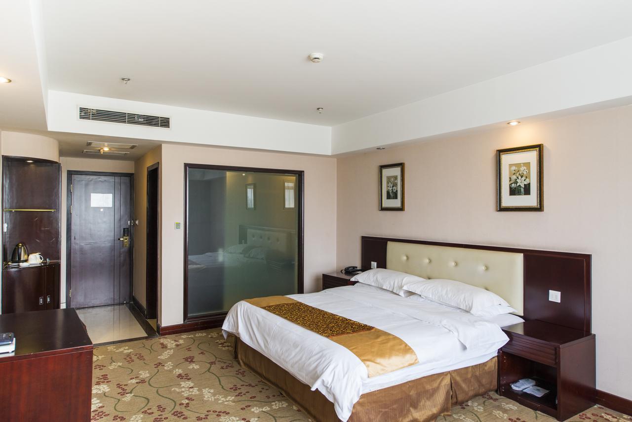 Vienna 3 Best Hotel Shanghai Expo Sanlin Екстер'єр фото